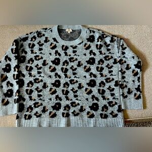 Cheetah print sweater‎